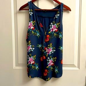 Express gently used tank/cami